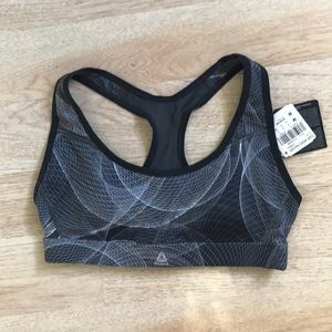 NWT Reebok Hero Racer sports bra size medium